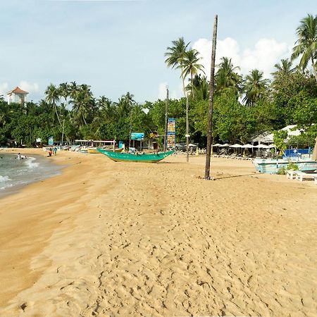 Hotel Dhammika Unawatuna Buitenkant foto