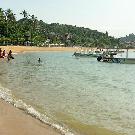 Hotel Dhammika Unawatuna Buitenkant foto