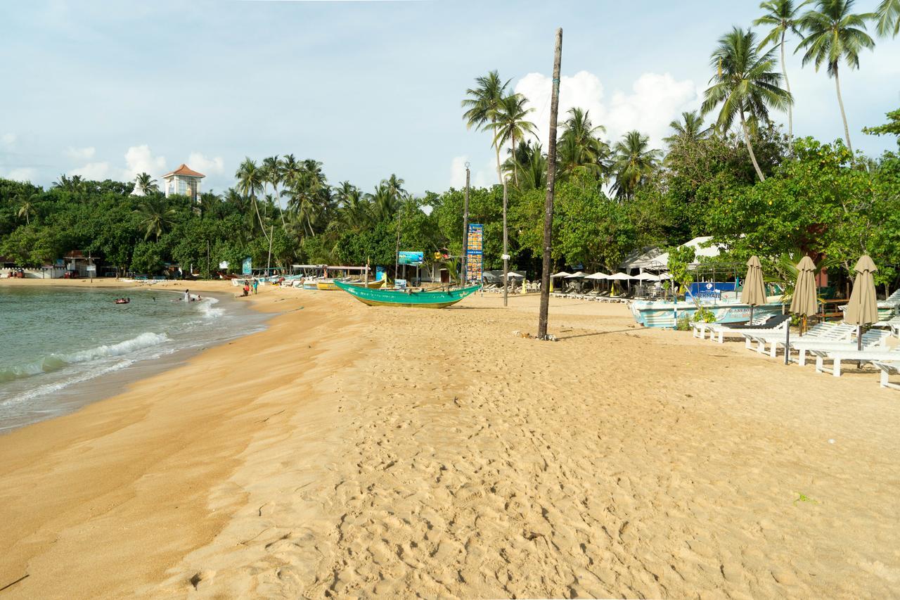 Hotel Dhammika Unawatuna Buitenkant foto