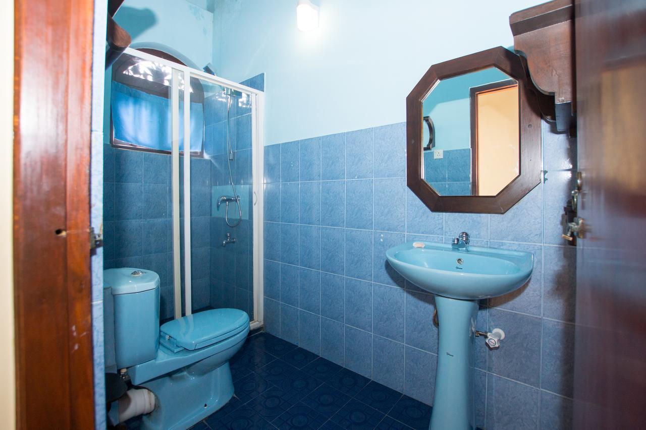 Hotel Dhammika Unawatuna Buitenkant foto