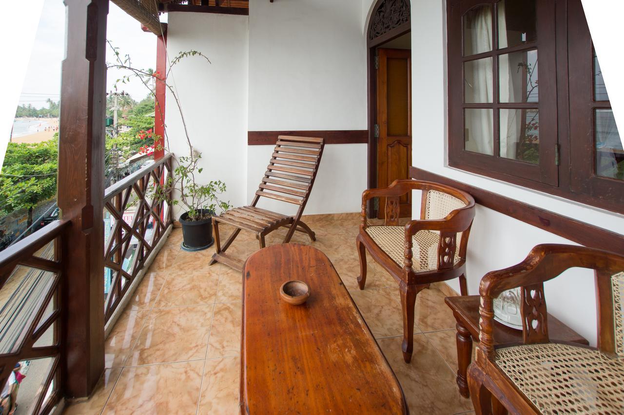 Hotel Dhammika Unawatuna Buitenkant foto
