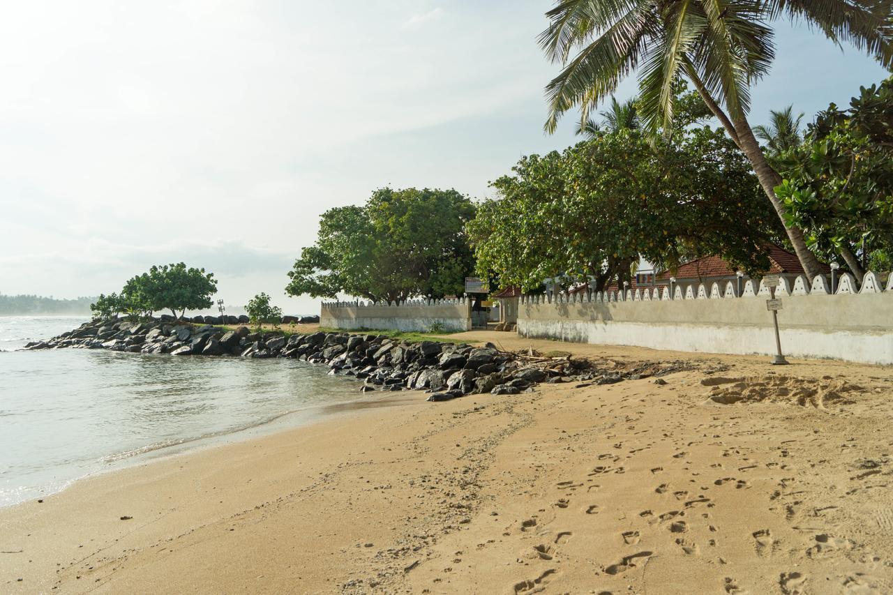 Hotel Dhammika Unawatuna Buitenkant foto