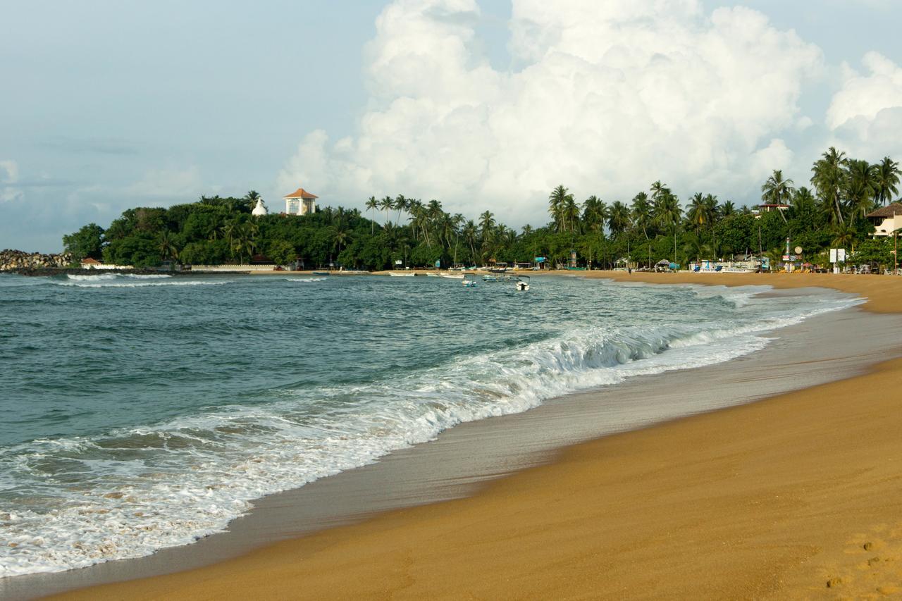 Hotel Dhammika Unawatuna Buitenkant foto